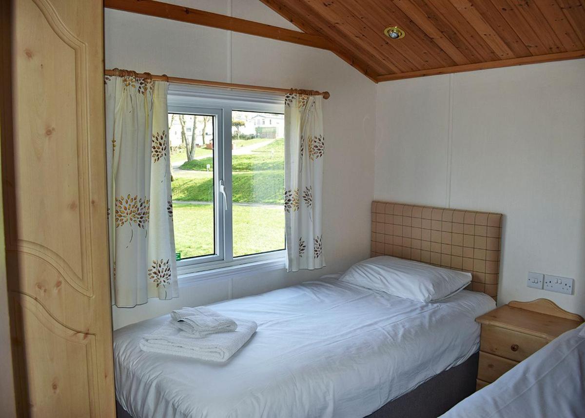 Newlands Park Hotel Charmouth Bagian luar foto