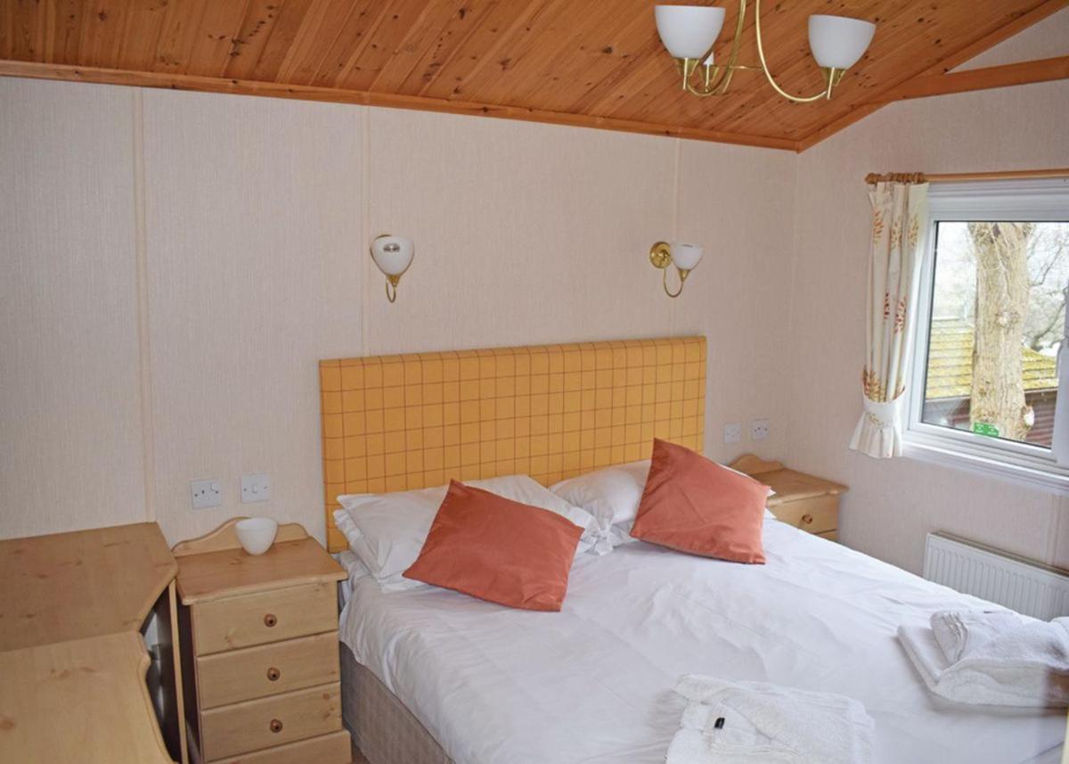 Newlands Park Hotel Charmouth Bagian luar foto