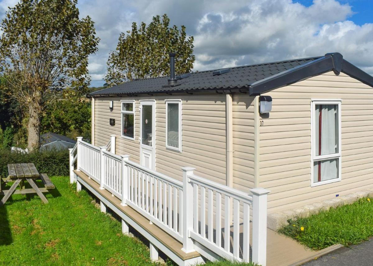 Newlands Park Hotel Charmouth Bagian luar foto