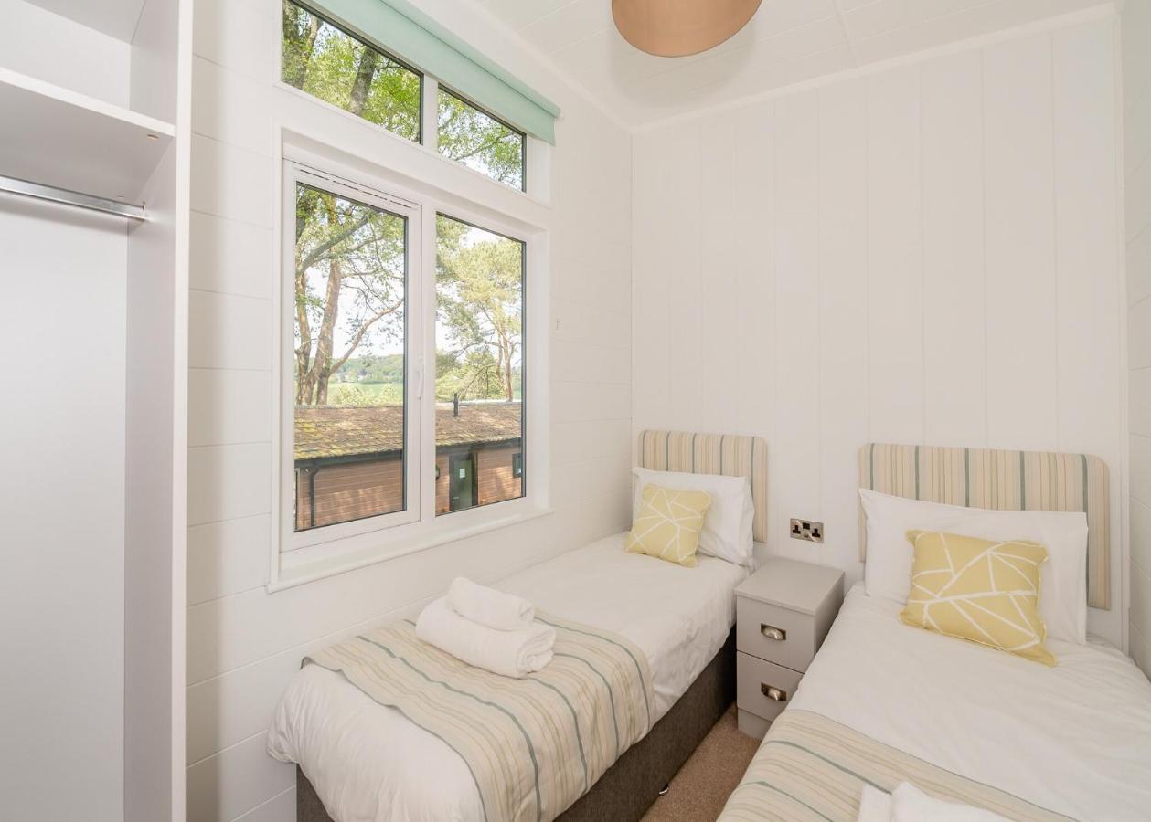 Newlands Park Hotel Charmouth Bagian luar foto
