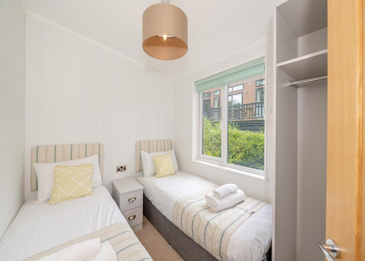 Newlands Park Hotel Charmouth Bagian luar foto